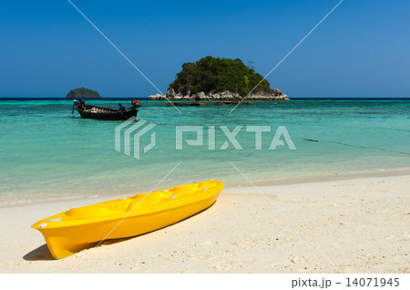 canoes on the beach 14071945
