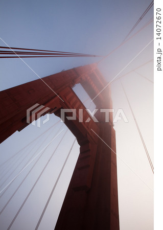 Golden Gate Bridge in fog 14072670