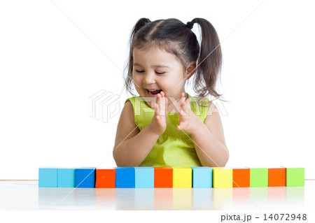 Little girl with toy blocks 14072948