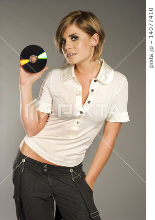 blondie with CD 14077410