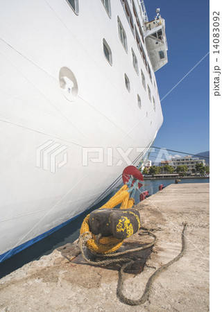 Big cruise ship Big cruise ship 14083092