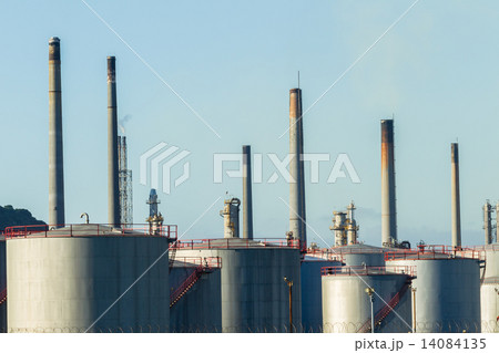 Refinery Storage Tanks 14084135