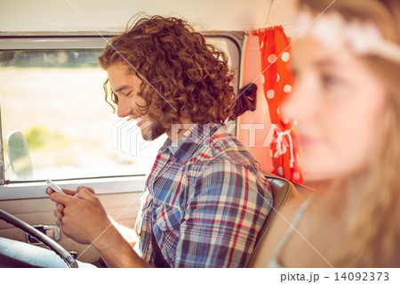 Hipster couple on road trip 14092373