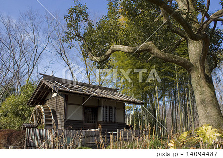 水車小屋と竹藪の写真素材
