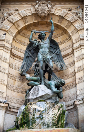 Fontaine of Saint-Michel in Paris, France Fontaine of Saint-Michel in Paris, France 14094941