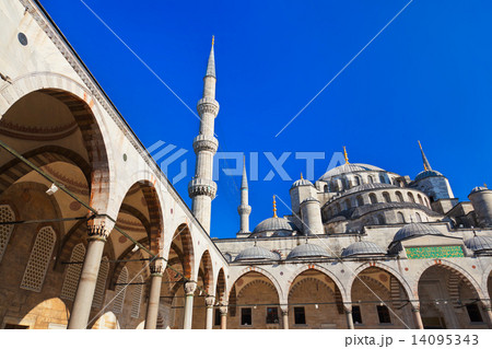 Blue mosque in Istanbul Turkey 14095343