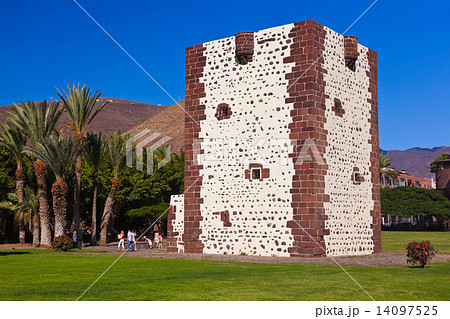 Tower Torre del conde in San Sebastian - La Gomera Island - Cana 14097525