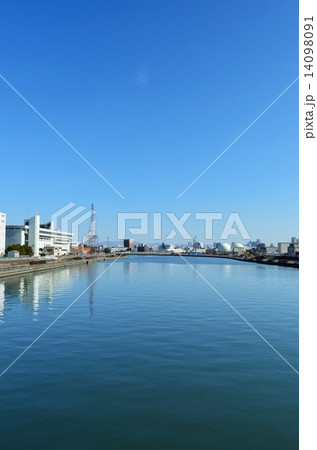 神崎川　大豊橋から川上側の風景 14098091