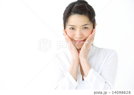 スキンケア・中年女性 スキンケア・中年女性 14098628