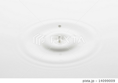 Milk splash 14099009