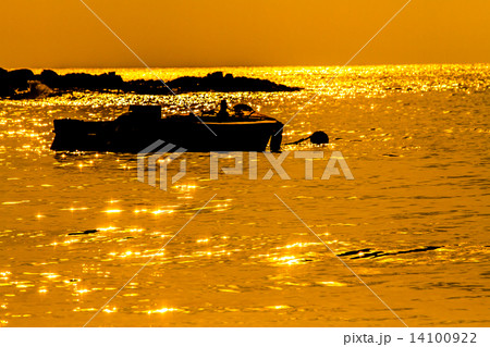 Sunset at the beach 14100922