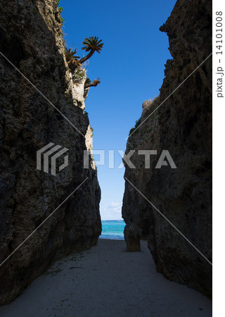 沖縄の海・ワルミ 14101008