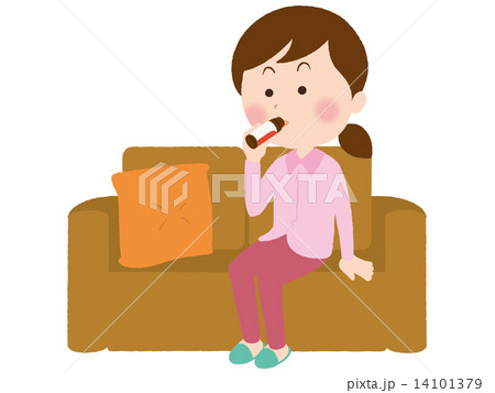 栄養ドリンクを飲む女性 14101379