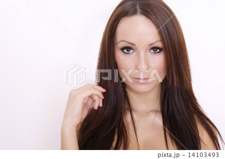 portrait beautiful brunette 14103493