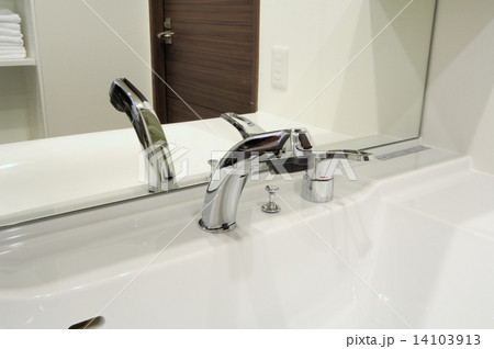 洗面化粧台の水栓　クローズアップ 14103913