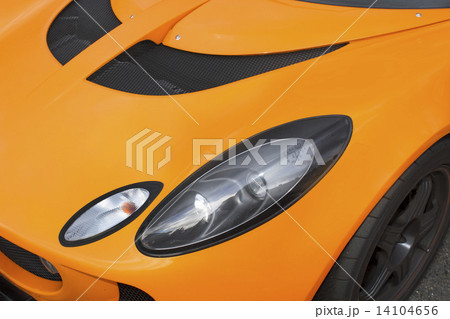 車のヘッドライト　 Headlight of the  Japanese car 14104656