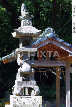 灯篭を担ぐ力士像 灯篭を担ぐ力士像 14106776