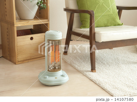 ストーブのある生活（乾燥） 14107580