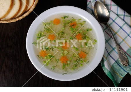 Chicken vermicelli soup with green peas 14111901