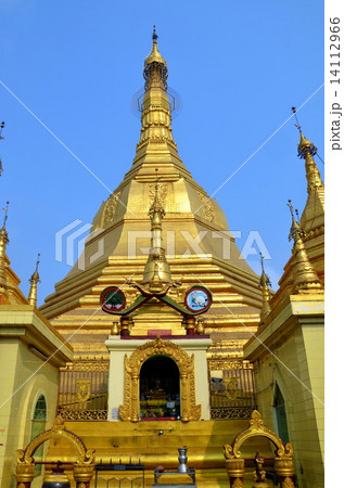 Buddhist stupa Sule Paya in Yangon, Myanmar 14112966