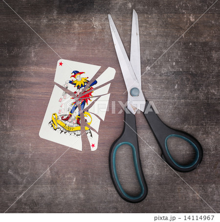 Concept of addiction, card with scissors Concept of addiction, card with scissors 14114967