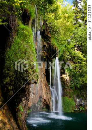 Summer view of beautiful waterfalls in Plitvice Lakes National Park, Croatia 14121553