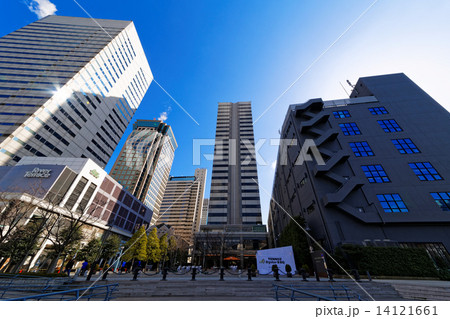 天王洲アイルと青空 14121661