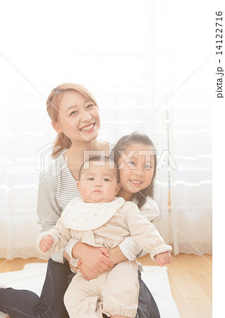 strong woman 5 years old & 6 months old strong woman 5 years old & 6 months old 14122716