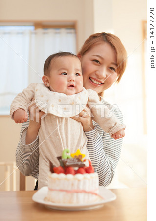 strong woman 14127220