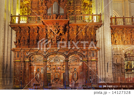 Cathedral La Giralda at Sevilla Spain 14127328