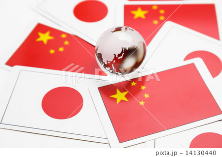 日本と中国の旗 14130440