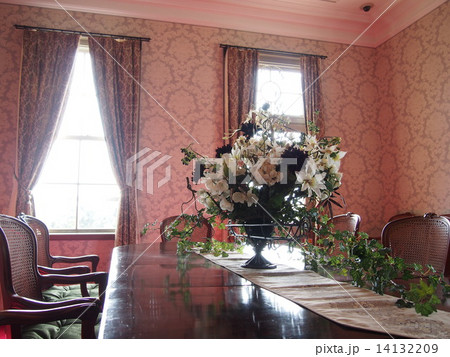 洋館のテーブル 洋館のテーブル 14132209