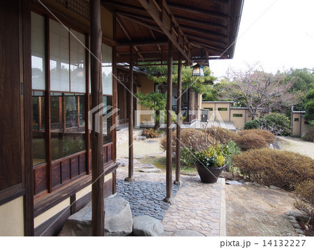 日本家屋の庭 14132227