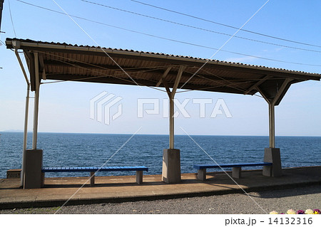 下灘駅と海 14132316