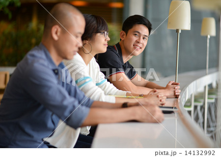 Young adults in campus 14132992