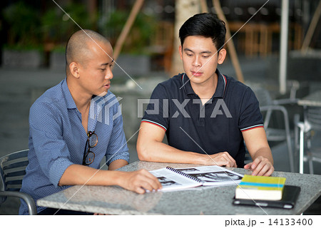 Young adults in campus Young adults in campus 14133400
