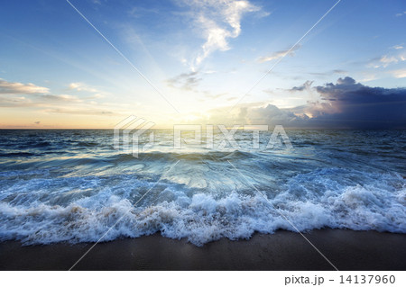 Sunset on Seychelles beach 14137960