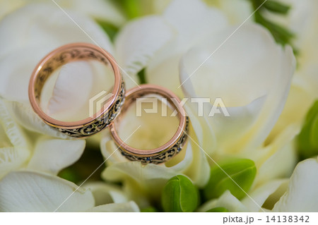 Two wedding rings in infinity sign. Love concept. 14138342