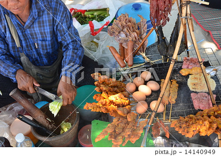 タイ　ソムタムとガイヤーン 14140949