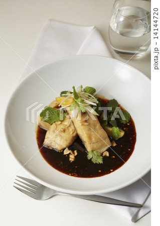 Sea bass fillet with black vinegar 14144720