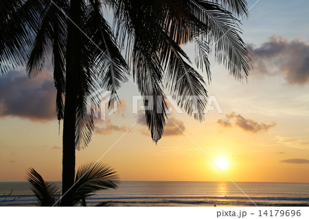 バリ島のサンセット３ 14179696
