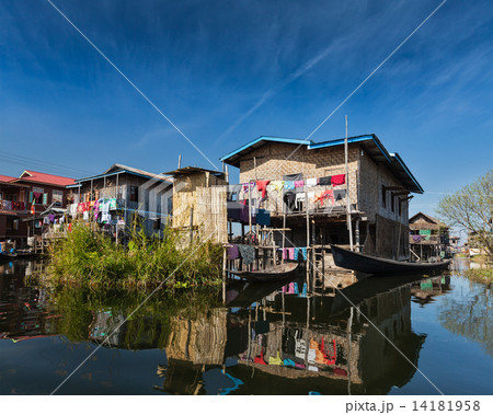Stilted houses 14181958