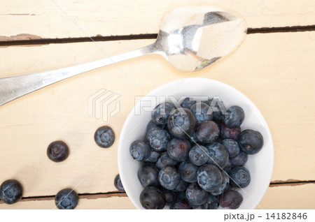 fresh blueberry bowl 14182846