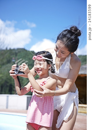 家族と夏休み 14183599