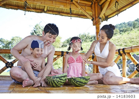 家族と夏休み 家族と夏休み 14183603