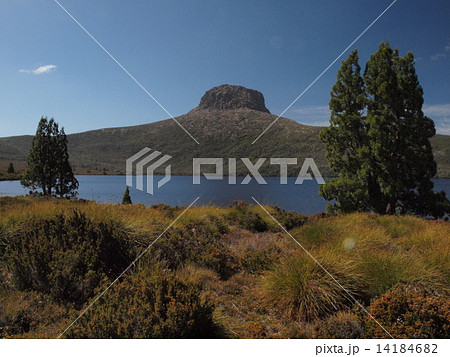 タスマニア島　オーバーランドトラックの名所　バーンブラフ（レイク・ウィルから） 14184682