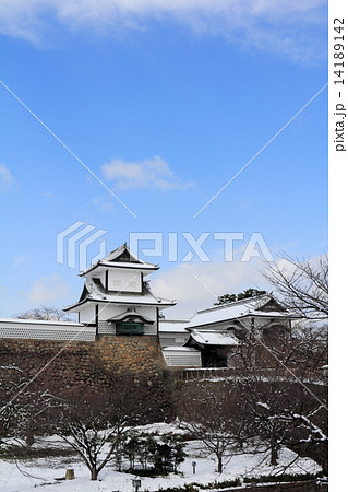 冬の金沢城公園（石川門） 14189142