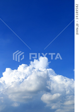 青空と雲 14189582