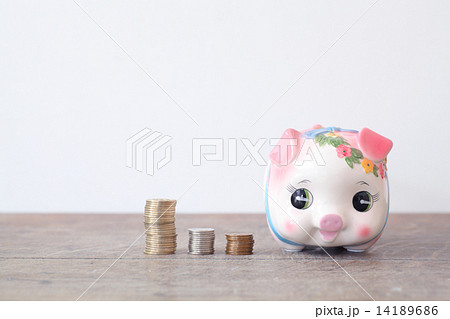 小銭と貯金箱 14189686