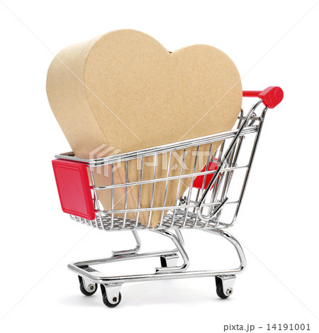 heart-shaped gift box in a shopping cart 14191001
